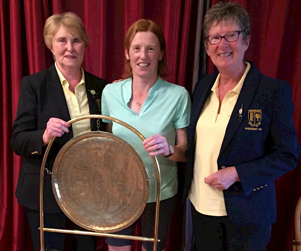 Deirdre Hughes recent winner of the Kit Renehan Trophy at Nenagh Golf Club. Pictured with Mary O’Shea( Lady Captain) and Toni Brophy(Lady President).